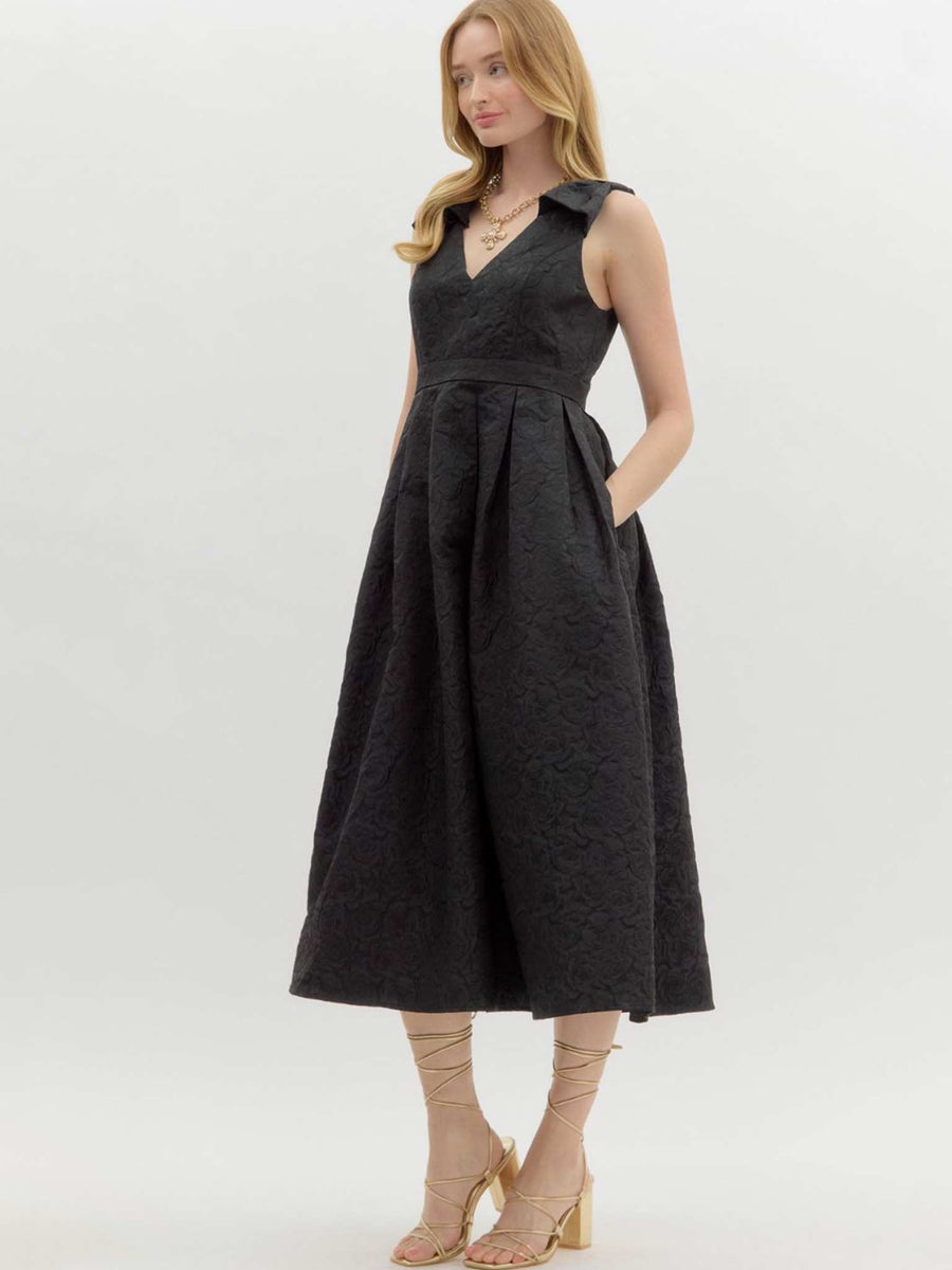 Black Floral Textured Sleeveless Pleated Midi Dress by Entro L Black Floral Textured Sleeveless Pleated Midi Dress by Entro L