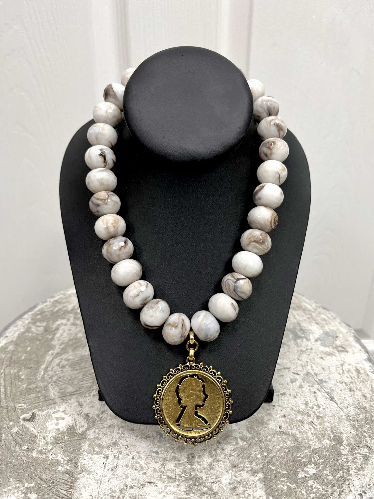 Yochi NY Necklaces | Bold & Chic Statement Jewelry – Casual Camel 